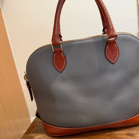 Dooney & Bourke Medium satchel - Picture 3 of 10